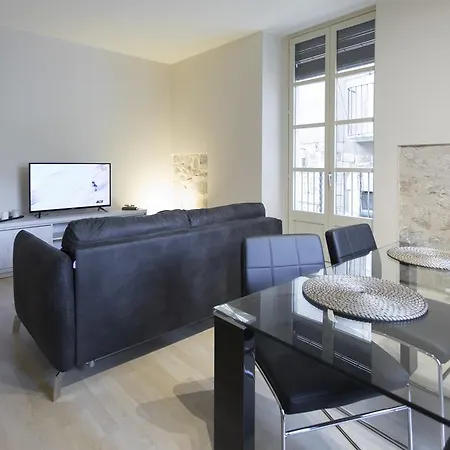 Bravissimo Cort Reial-2b Апартаменты *