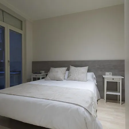 Bravissimo Cort Reial-2b * Girona